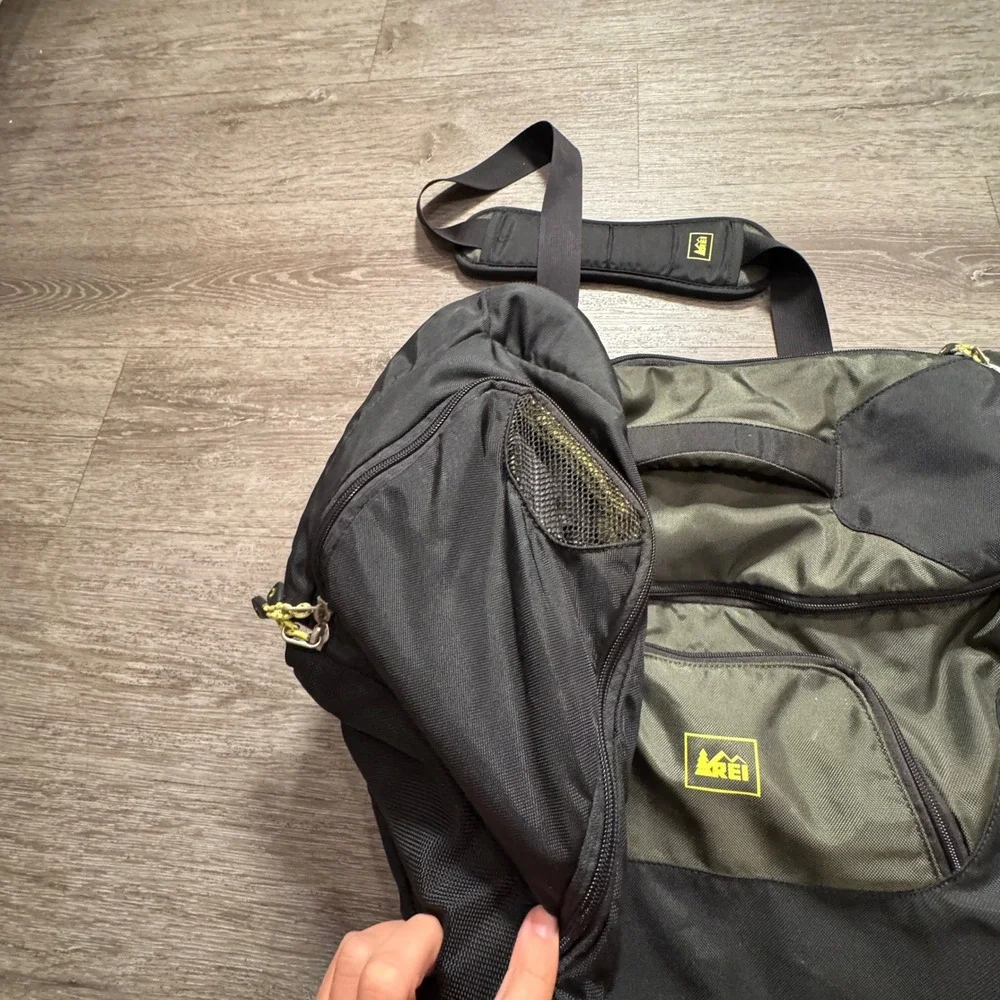 REI Duffel Bag Black Olive Nylon Vintage Gym Travel Gear Gorpcore Performance